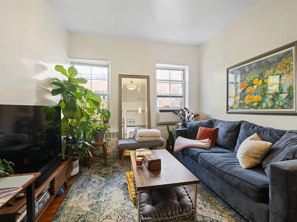 239 W 16th St #D-2