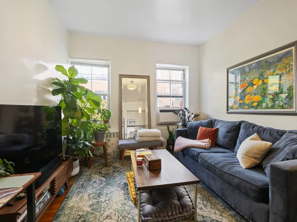 239 West 16th Street image 1 of 44