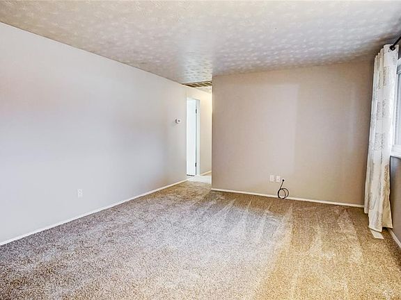 4th image of 6693 Helwig Dr