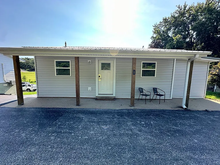 1060 Stringtown Rd #D — Photo 1