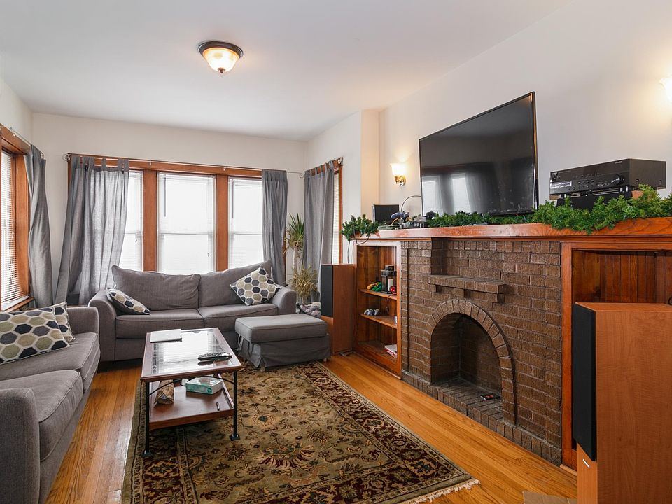1st image of 2436 W Diversey Ave