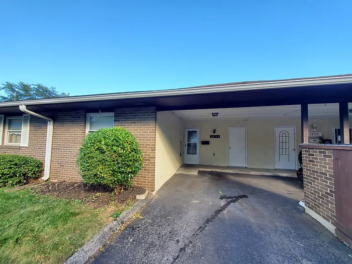 1231 Woodbrook Ct #NA — Photo 1