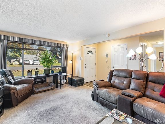 5th image of 8629 Skokomish Way NE