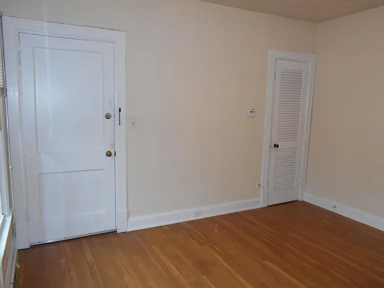 2400 Woodbourne Ave #3C — Photo 7