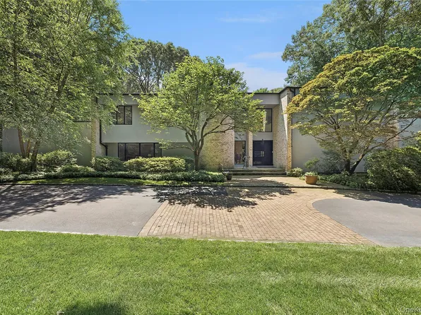 17 Danton Lane N, Locust Valley, NY 11560