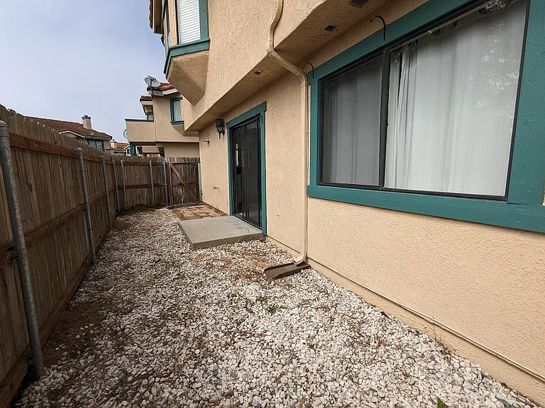 1277 Belridge St #1B — Photo 17