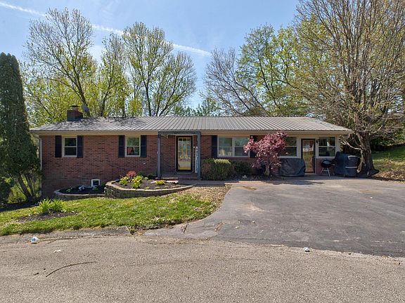 2nd image of 122 Azalea Ct