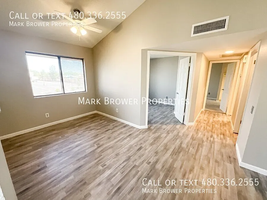 Building Photo - 2035 S Elm St #234