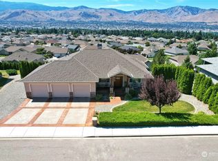 822 Briarwood Dr, East Wenatchee, WA