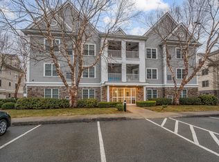 1056 Victoria St APT A15, New Bedford, MA 02745