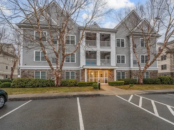 1056 Victoria St APT A15, New Bedford, MA 02745