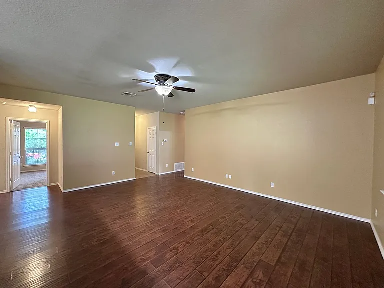 6806 Modesto Rd — Photo 7