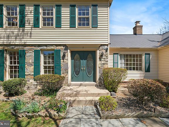 4th image of 5 Canfield Ct