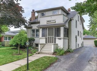408 N Eastwood Ave, Mount Prospect, IL 60056