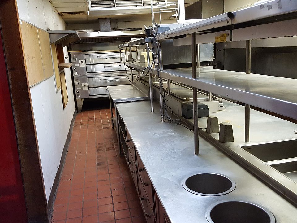 2nd image of 3140 Bay Rd