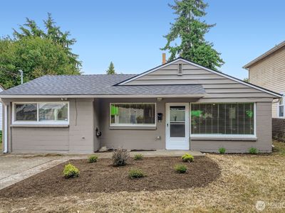 9042 Wallingford Avenue N, Seattle, WA, 98103
