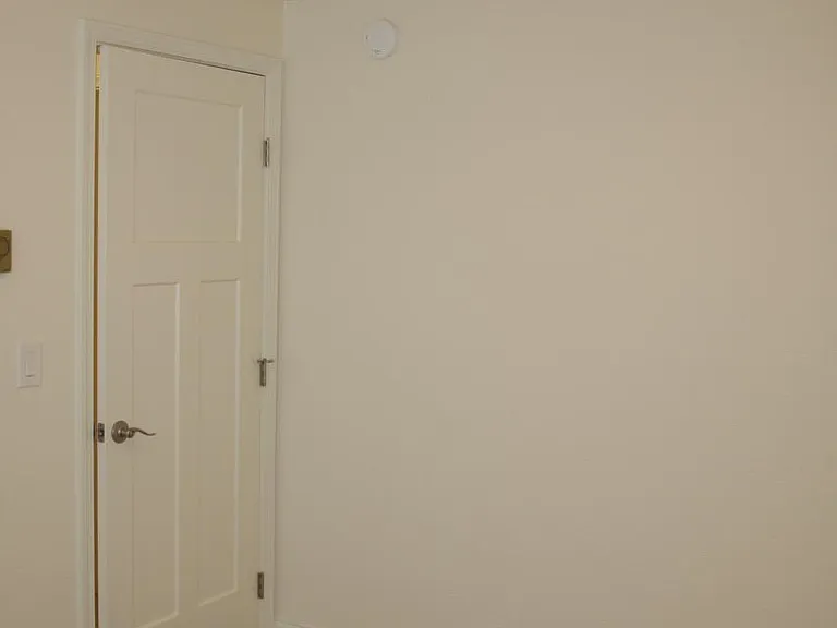 225 SW Kalmia St #A — Photo 23