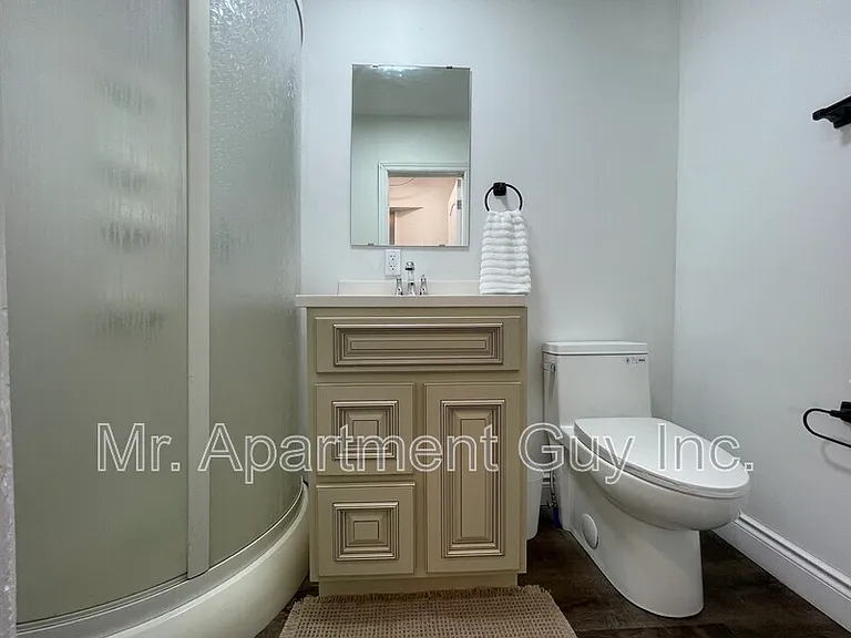 45 Saint Paul St W — Photo 4
