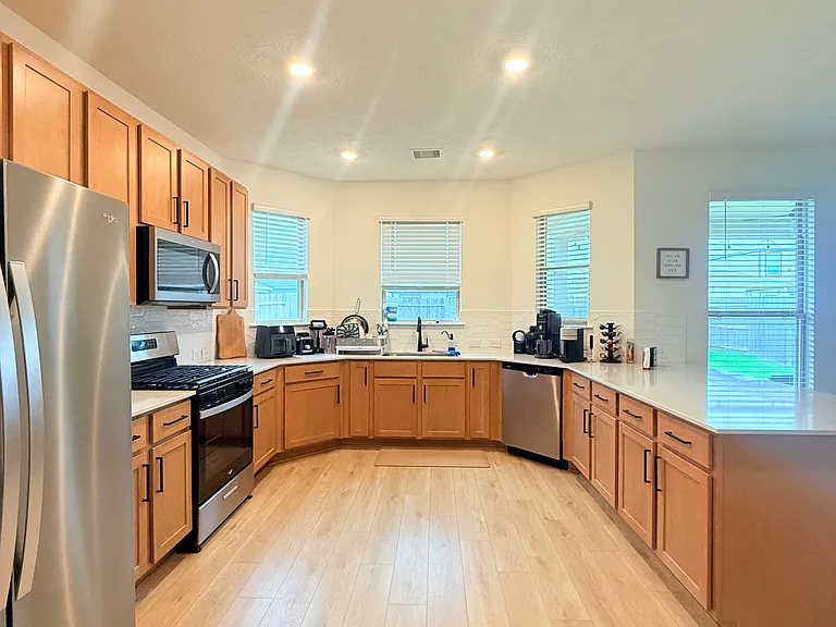 15707 Winter Heights Dr — Photo 23