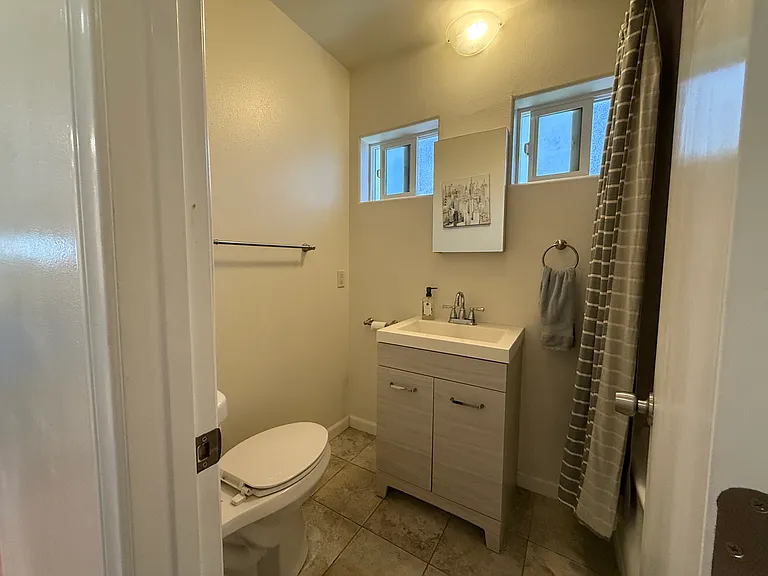 4907 S Centinela Ave #A — Photo 16