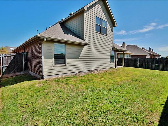 4th image of 313 Blackhaw Dr
