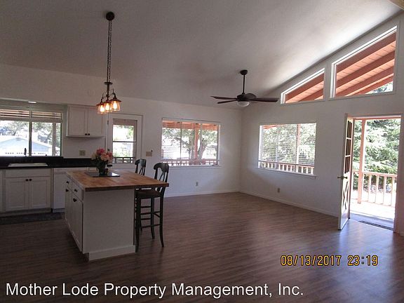 3rd image of 10825 Robinwood Ln