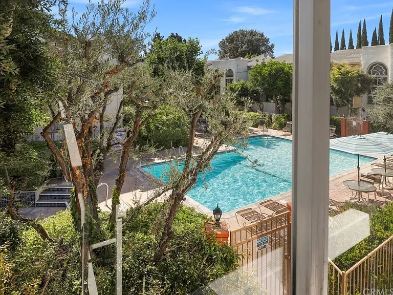 5323 Coldwater Canyon Ave #A — Photo 11