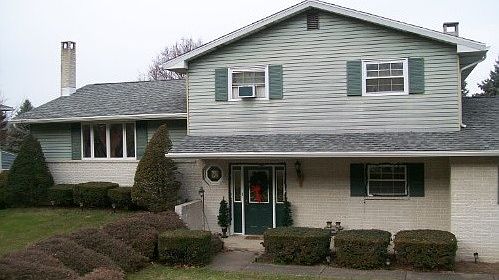 1st image of 651 Hillside Dr