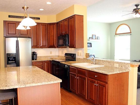 2nd image of 1669 Minturn Dr
