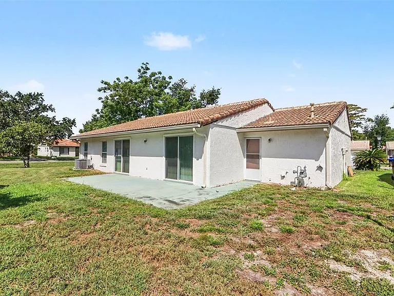 10157 Bluff Ct — Photo 24