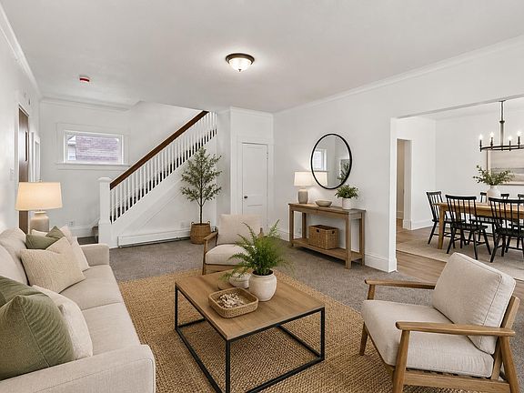 5th image of 609 Moir St