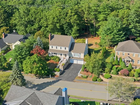 32 Hammersmith Dr, Saugus, MA 01906