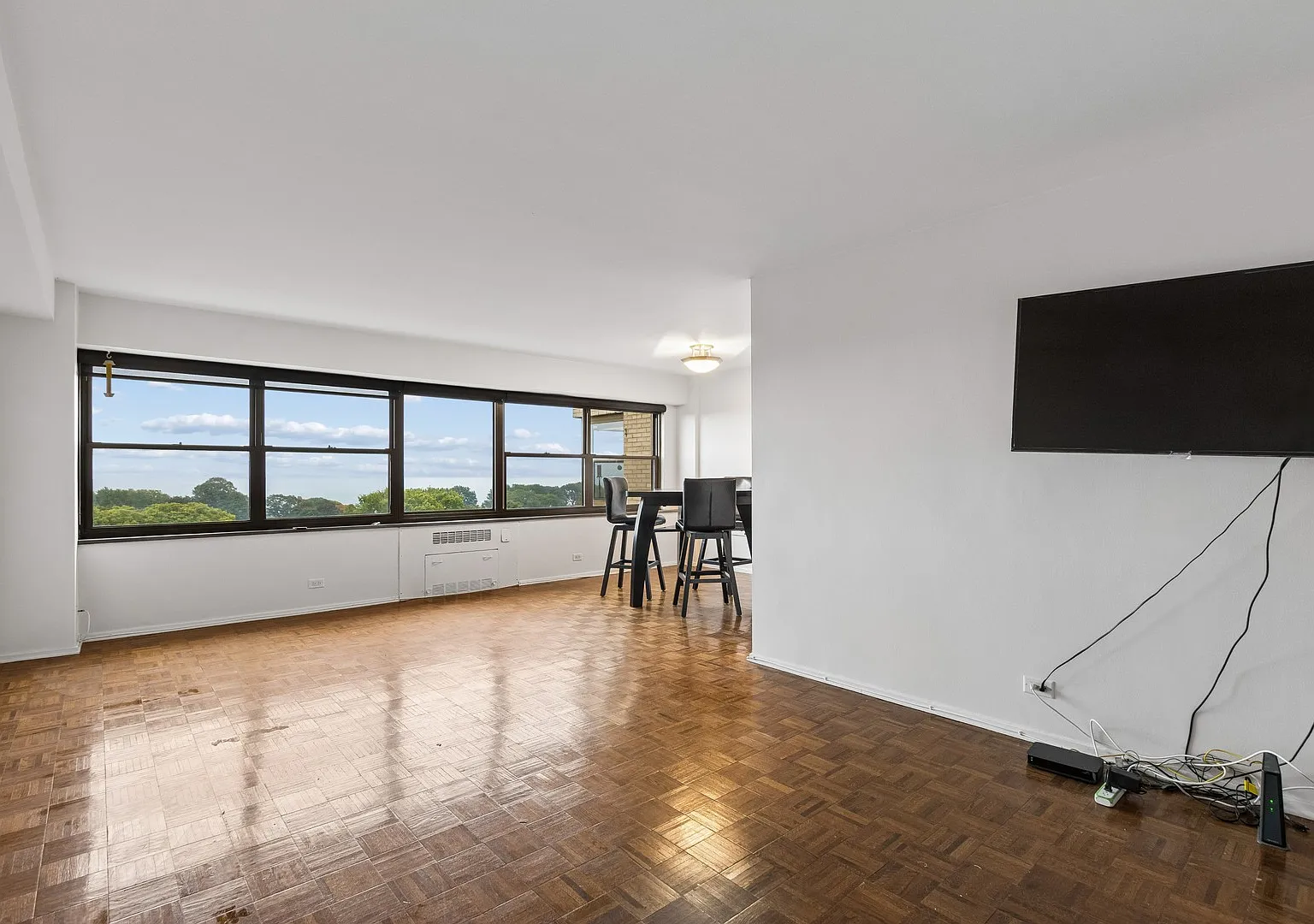 2 bed, 1286 sqft, $3,000 — Photo 3