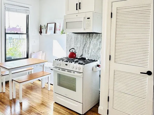 214 Jefferson Street image 7 of 16