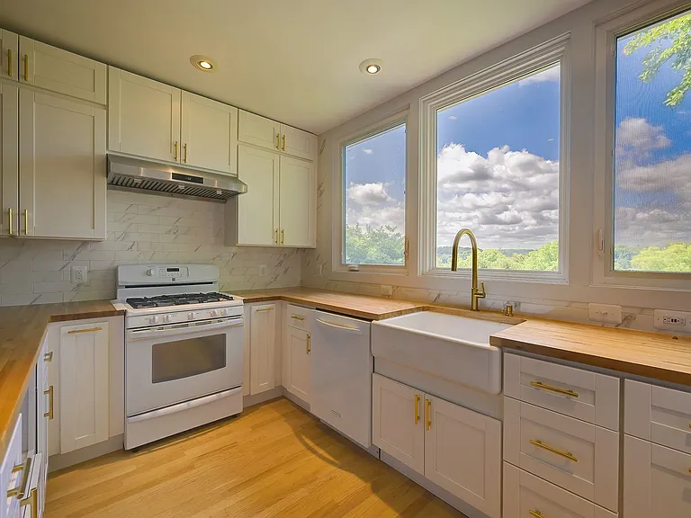 5188 Fulton St NW — Photo 12