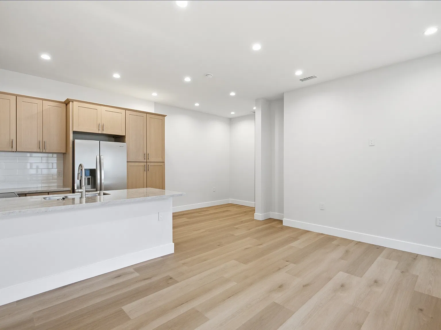 3 bed, $3,395 — Photo 1