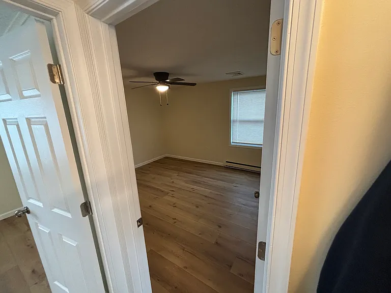 467 N Dover Ave — Photo 4