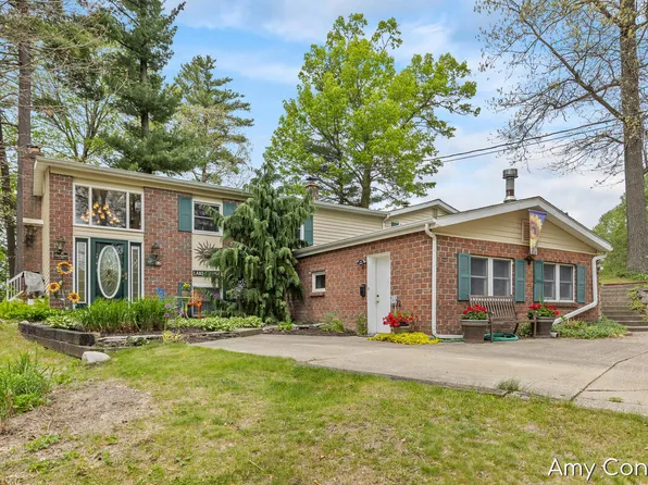 875 Bruce Dr, Middleville, MI 49333