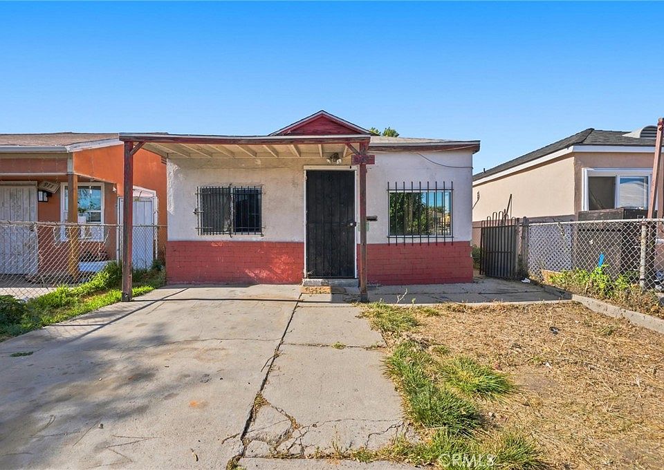 1st image of 909 W 132nd St