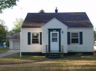 1047 W Hile Rd, Norton Shores, MI