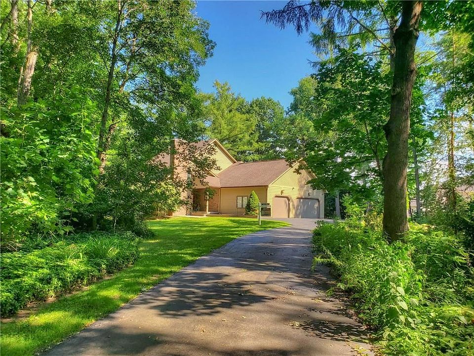 1st image of 5 Wildflower Ln
