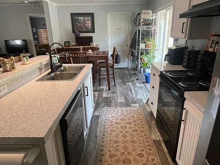 820 Crest Dr — Photo 9