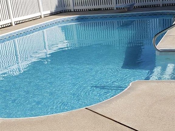 5th image of 46 Hillside Ct