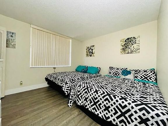 5th image of 4570 NW 18th Ave APT 303
