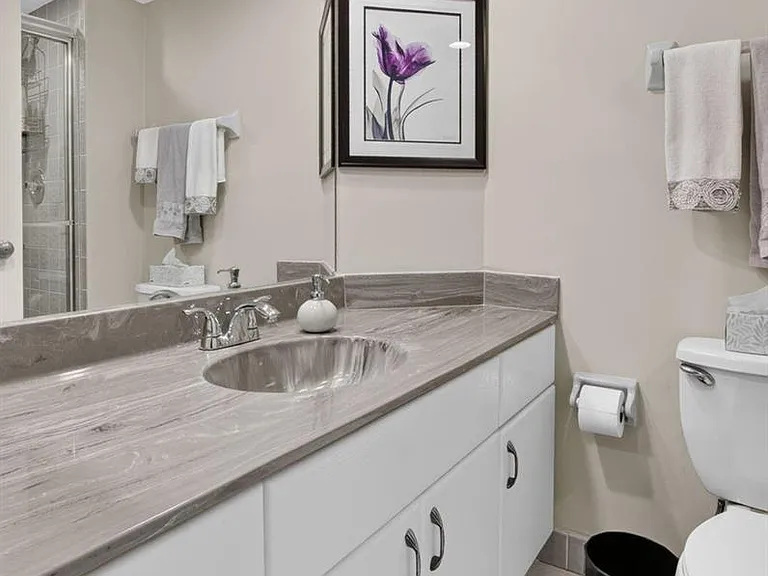 7473 Glendevon Ln #402 — Photo 31