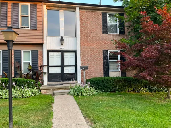 3202 Bolgos Cir, Ann Arbor, MI 48105