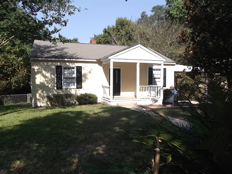 3111 Avon Dr — Photo 1