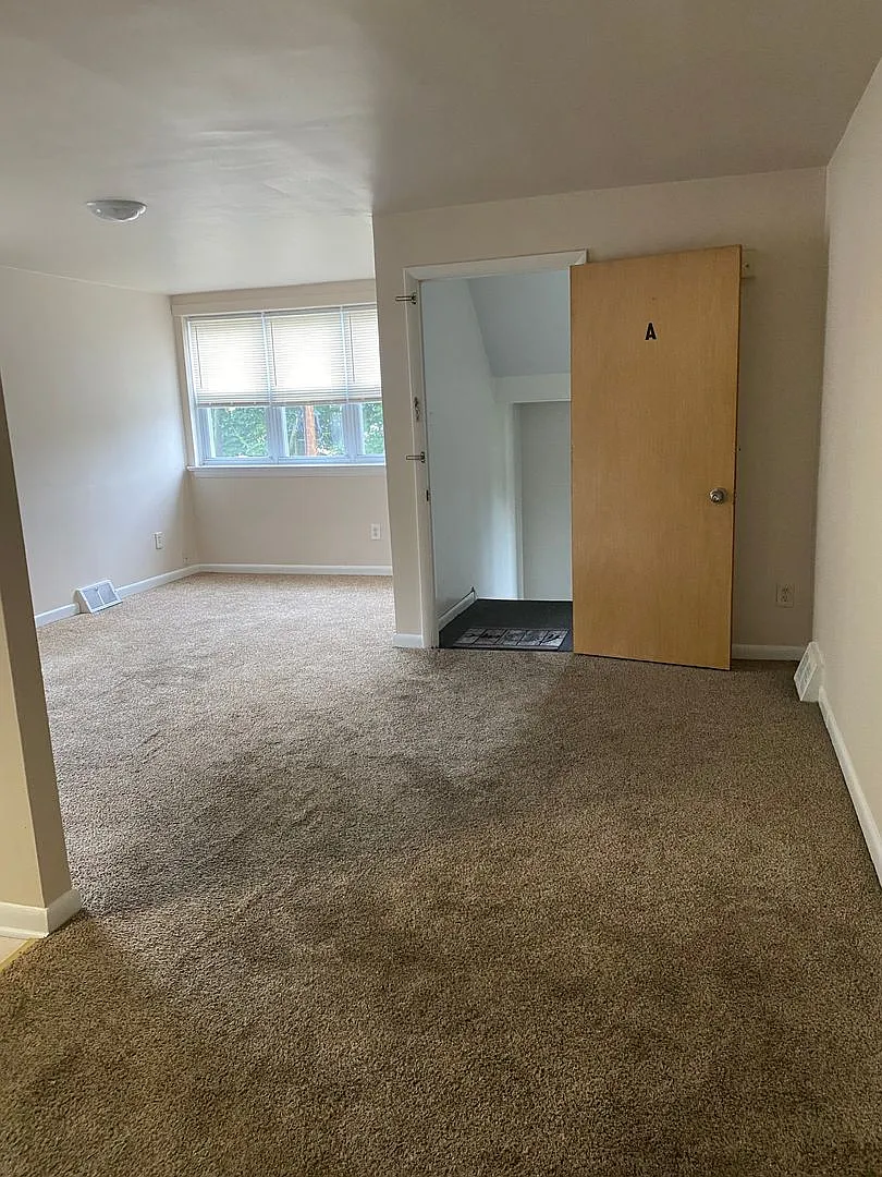 3401 Berkley Avenue — Photo 3