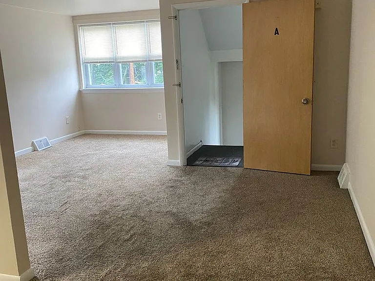 3401 Berkley Ave — Photo 3