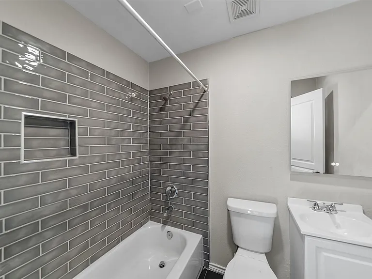 7019 Sur Ct — Photo 17